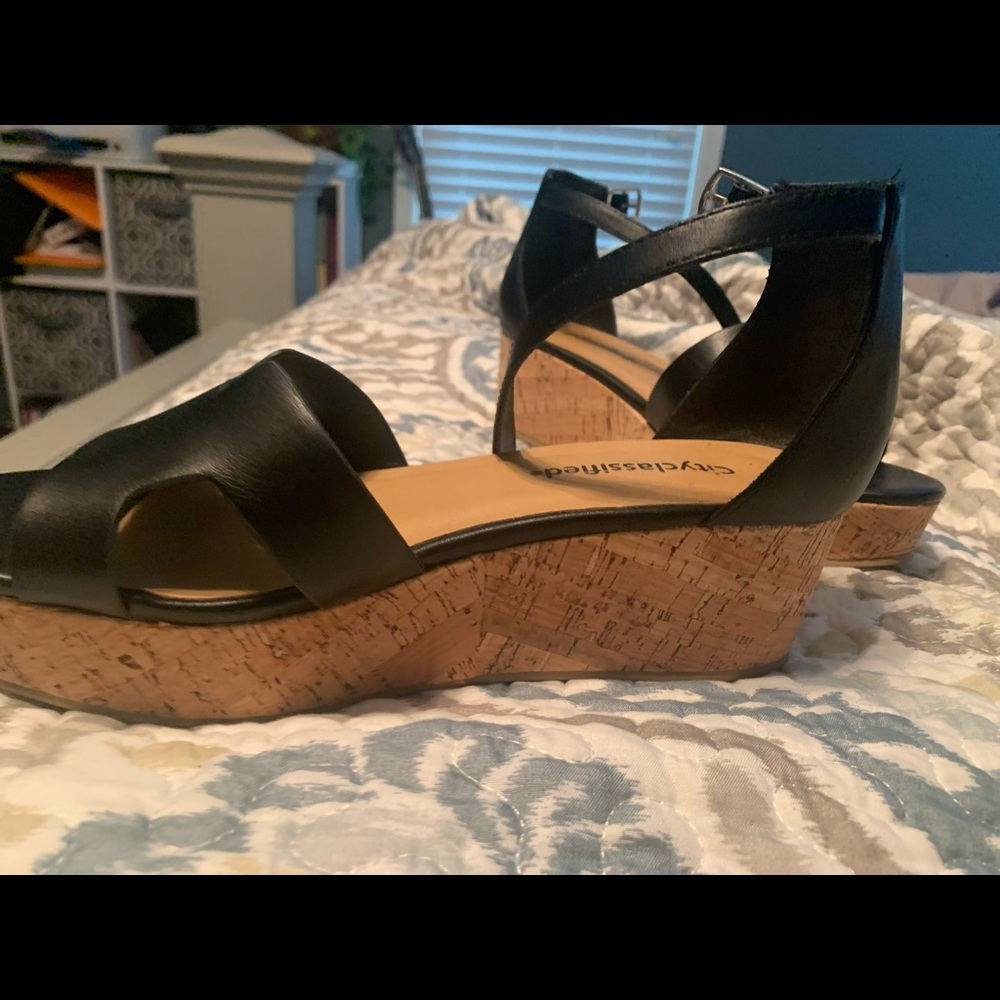 Platform black shoes